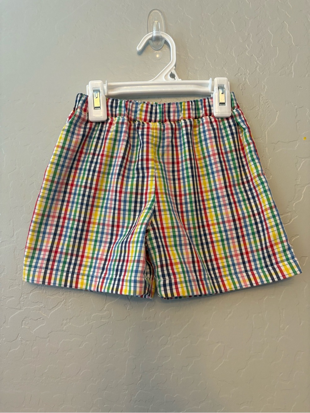 The Beaufort Bonnet Company colorful rainbow plaid Shelton shorts size 4t
